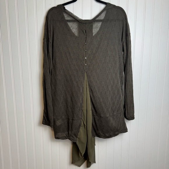 Free People New Romantics olive green sweater button back detail size medium A29 - Picture 7 of 7